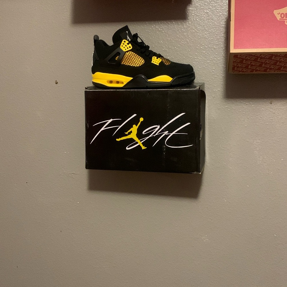 Jordan 4 Retro